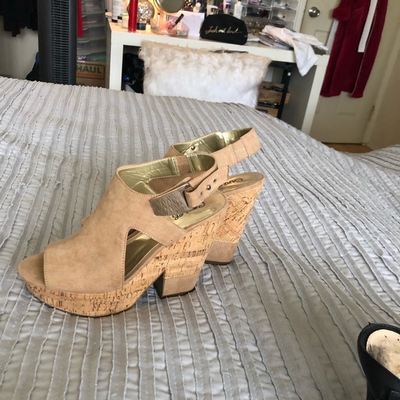 Nine West Women’s cork platform - Picture 2 of 2